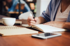 进步最好的方法，就是去接近那些正能量的人