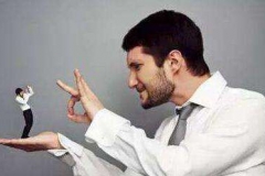 职场中，如何应对领导的批评，学会这5点让你轻松应对